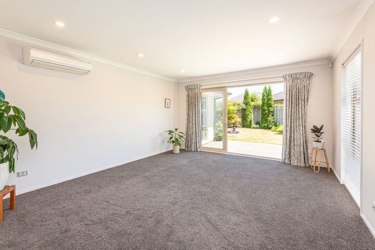 Photo of property in 16 Watkins Drive, Rangiora, 7400