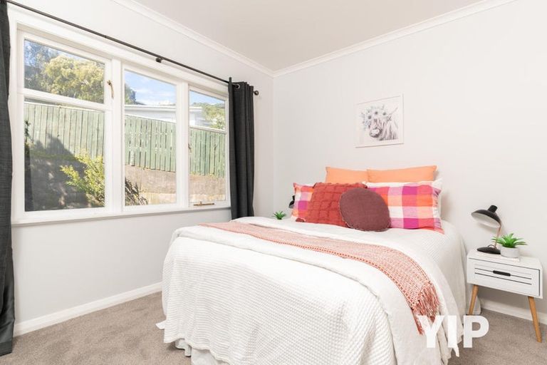 Photo of property in 15 Hollies Crescent, Johnsonville, Wellington, 6037