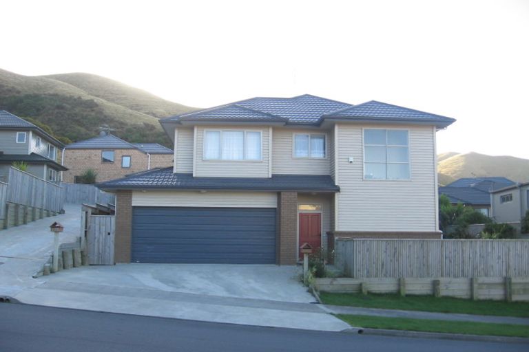 Photo of property in 4 Erlestoke Crescent, Churton Park, Wellington, 6037