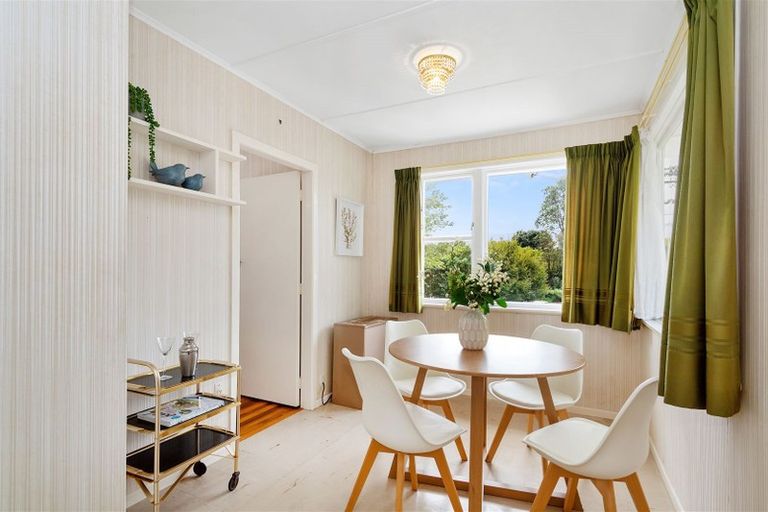 Photo of property in 40 Catherine Crescent, Paparangi, Wellington, 6037