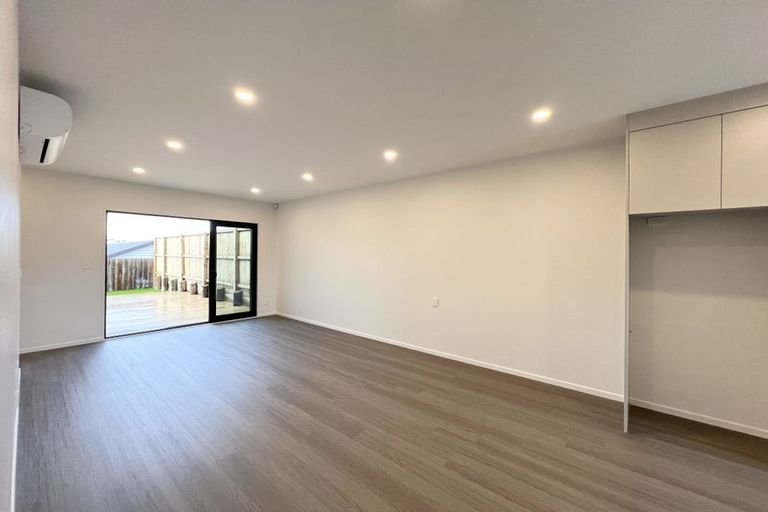 Photo of property in 44 Horokaka Street, Massey, Auckland, 0614