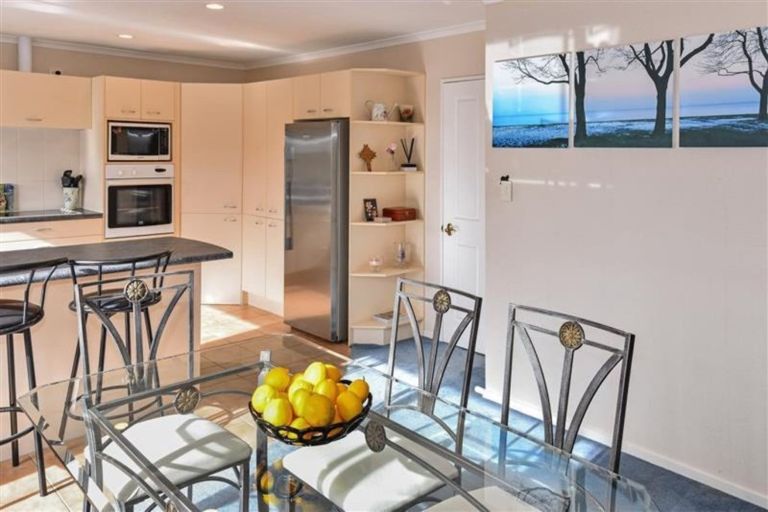 Photo of property in 23 Pitt Avenue, Clendon Park, Auckland, 2103