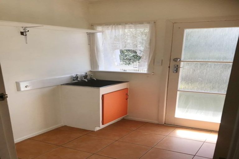 Photo of property in 14 Ronald Place, Manurewa, Auckland, 2102