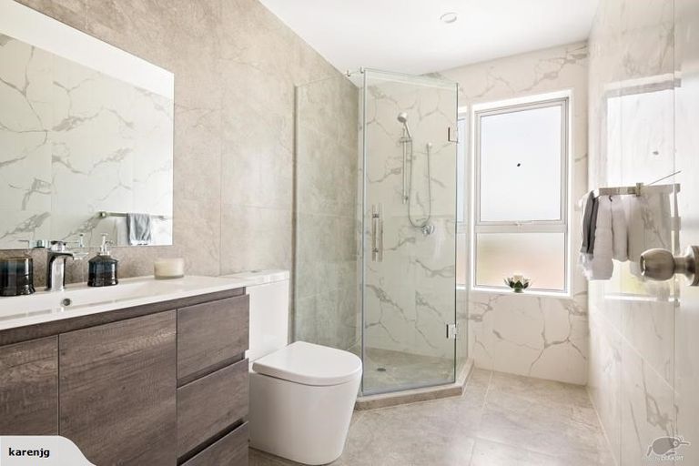 Photo of property in 32 Valhalla Drive, Beach Haven, Auckland, 0626