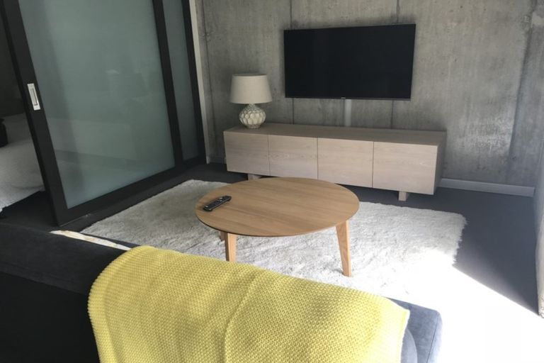 Photo of property in Frame Apartments, 902/111 Molesworth Street, Thorndon, Wellington, 6011