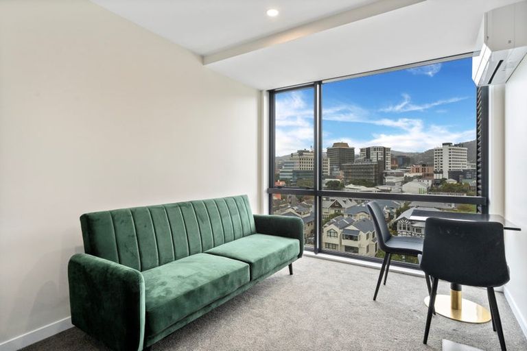 Photo of property in Proximity Apartment Hotel, 801/172 Thorndon Quay, Pipitea, Wellington, 6011