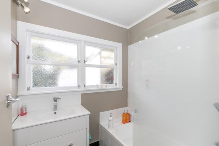 Photo of property in 37 Garthwood Road, Hillcrest, Hamilton, 3216