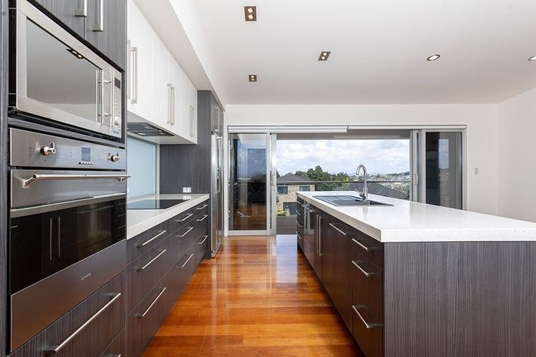 Photo of property in 4 Ravello Rise, Flat Bush, Auckland, 2019