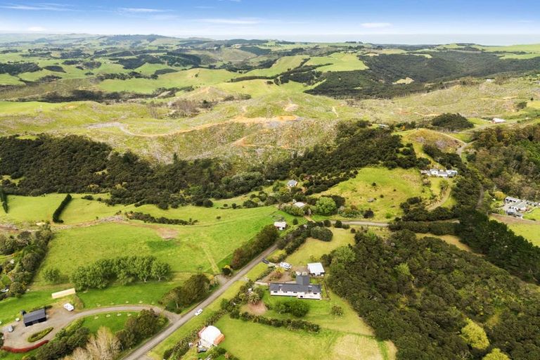 Photo of property in 158 Mcleod Road, South Head, Helensville, 0874