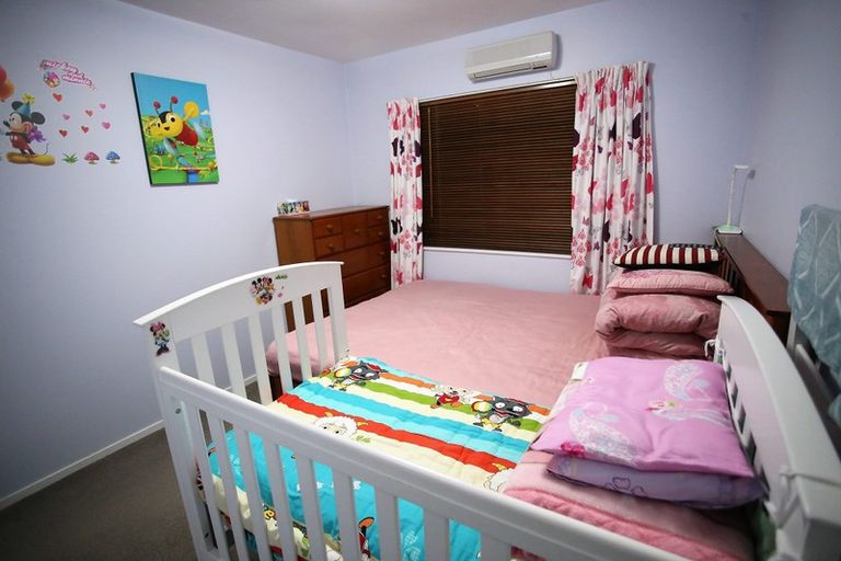 Photo of property in 1/39 Manuka Road, Bayview, Auckland, 0629