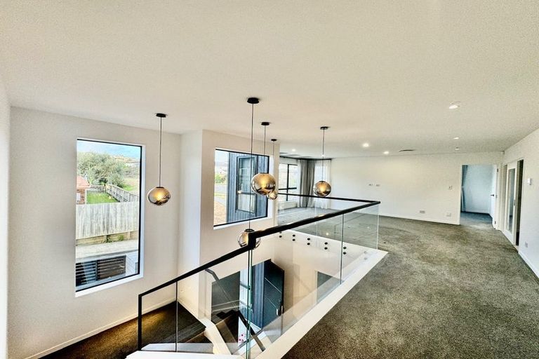 Photo of property in 12 Caldwell Place, Pinehill, Auckland, 0632