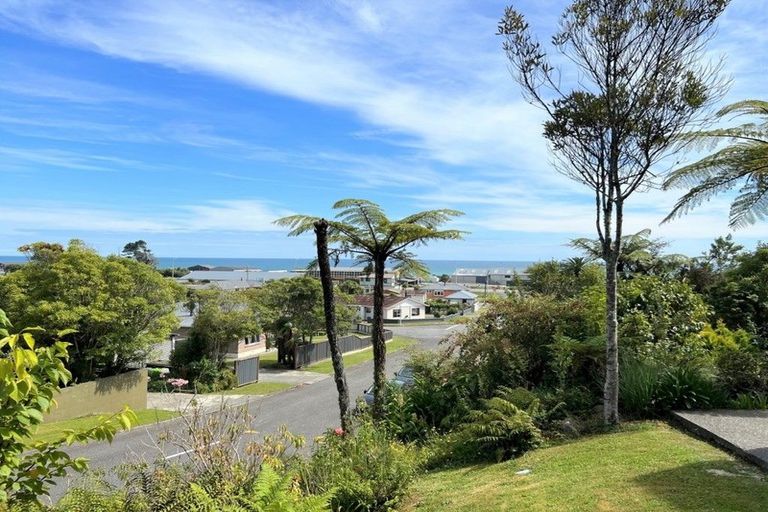 Photo of property in 15 Hewlett Road, Karoro, Greymouth, 7805