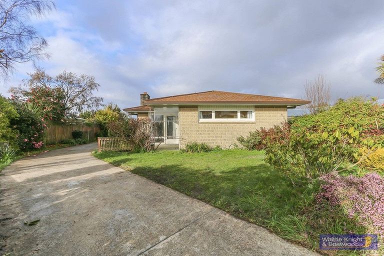 Photo of property in 6 Rosedale Place, Avonhead, Christchurch, 8042
