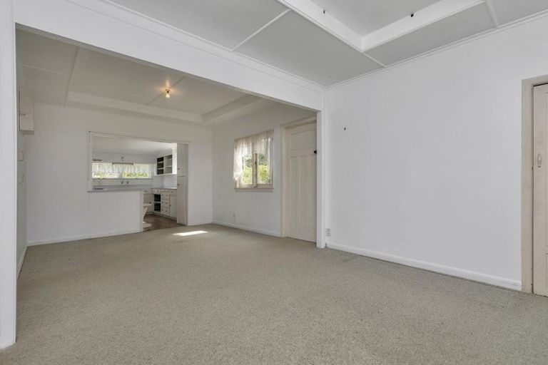 Photo of property in 692 Beach Road, Browns Bay, Auckland, 0630