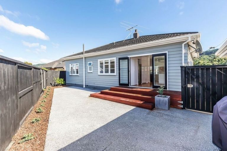 Photo of property in 62 Oxford Street, Tawa, Wellington, 5028