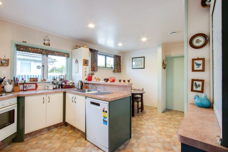 Photo of property in 39 Hillary Crescent, Maraenui, Napier, 4110