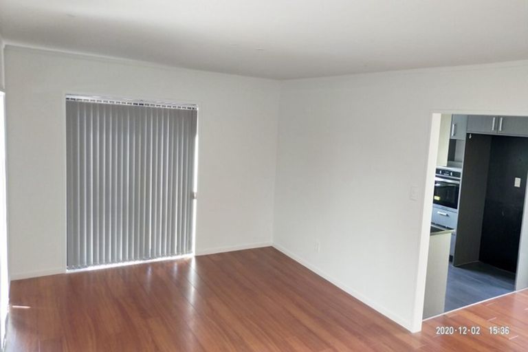 Photo of property in 2/86 Aviemore Drive, Highland Park, Auckland, 2010