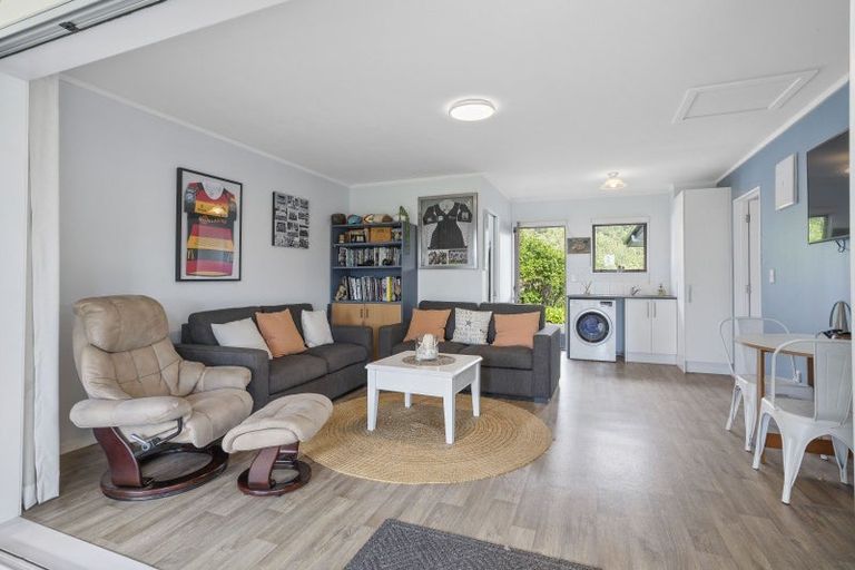 Photo of property in 106 Whitby Place, Whangamata, 3620