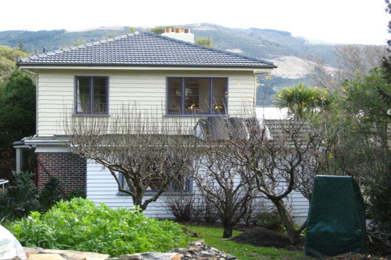 Photo of property in 16 Howard Street, Macandrew Bay, Dunedin, 9014