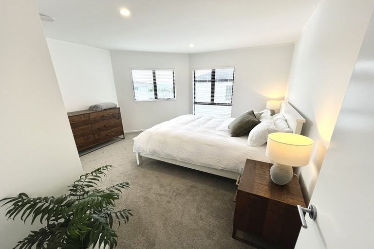 Photo of property in 1/85 Verran Road, Birkenhead, Auckland, 0626