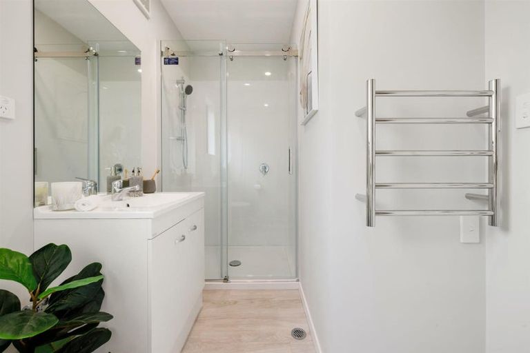 Photo of property in 2/1 Williams Place, Fairfield, Hamilton, 3214