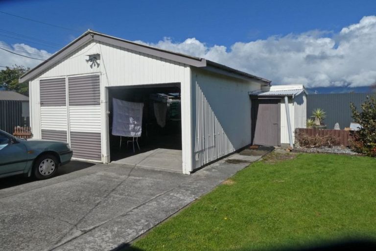 Photo of property in 42 Disraeli Street, Westport, 7825