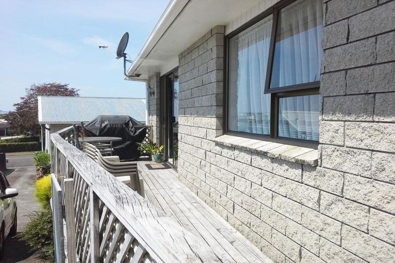 Photo of property in 2/22 Dartmoor Avenue, Westown, New Plymouth, 4310