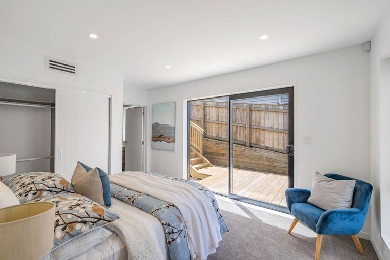 Photo of property in 30 Colliston Rise, Pinehill, Auckland, 0632