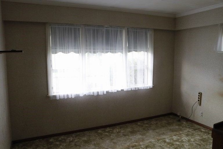 Photo of property in 15 Egmont Street, Castlecliff, Whanganui, 4501