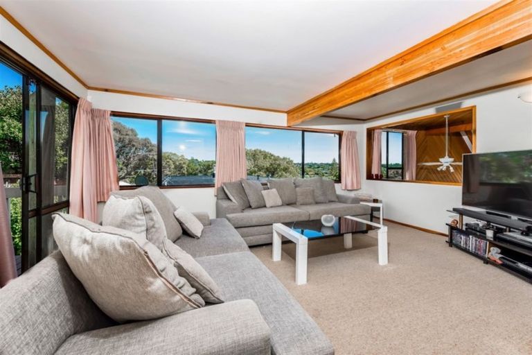 Photo of property in 1/3 Lynngate Place, Hillcrest, Auckland, 0627