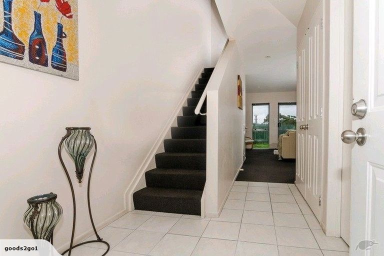 Photo of property in 25/3 Hulme Place, Henderson, Auckland, 0612