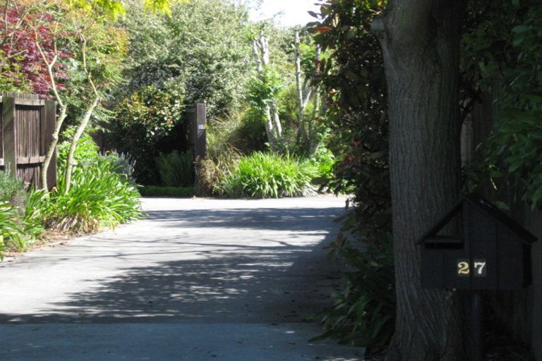 Photo of property in 27 Rubens Place, Burnside, Christchurch, 8053