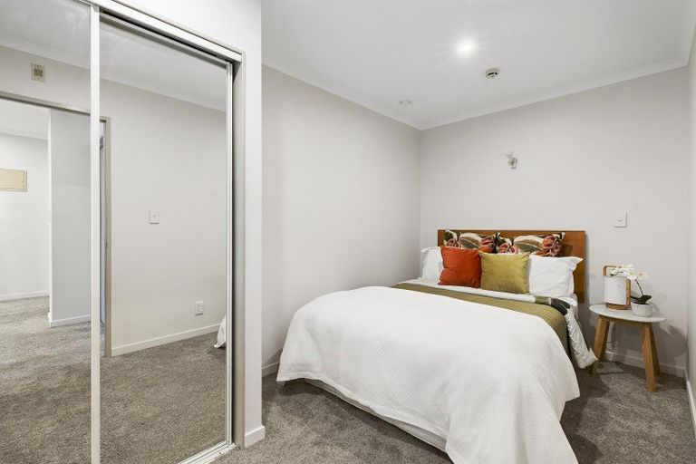 Photo of property in Terrace Heights Apartments, 10a/163 The Terrace, Wellington Central, Wellington, 6011