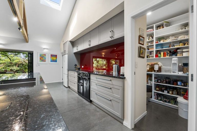 Photo of property in 525 Kaipikari Road, Urenui, 4375