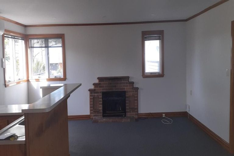 Photo of property in 33 Sturges Road, Henderson, Auckland, 0612