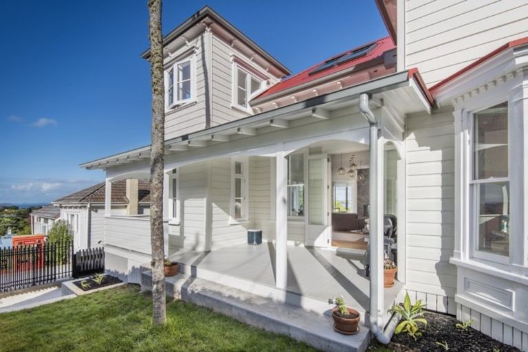Photo of property in 8 St Aubyn Street, Devonport, Auckland, 0624