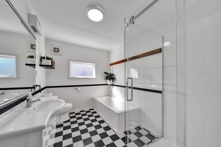 Photo of property in 3 Campbell Street, Hawera, 4610