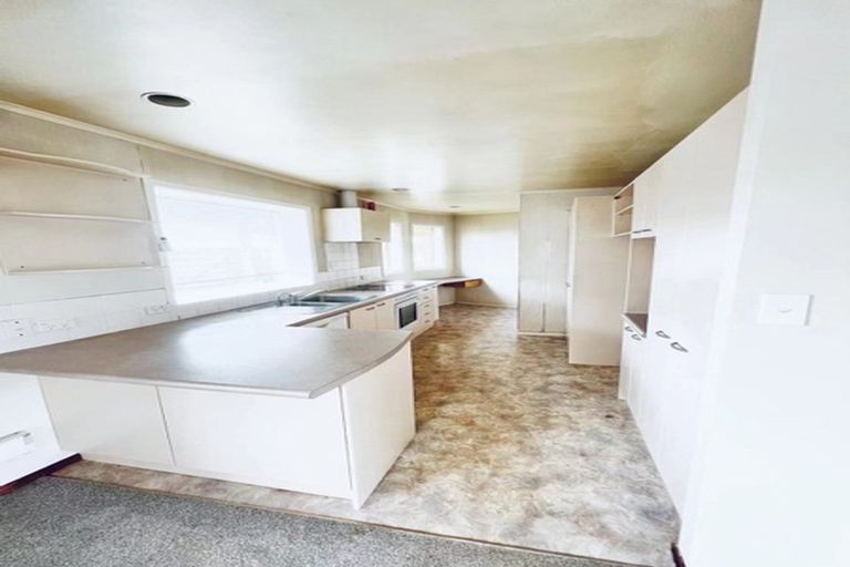 Photo of property in 68b Botany Road, Botany Downs, Auckland, 2010