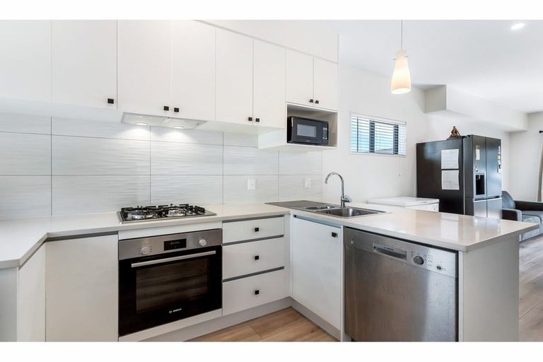 Photo of property in 3b Sheralee Place, Bucklands Beach, Auckland, 2014