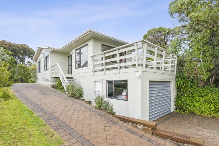 Photo of property in 66 Renown Road, Raumati South, Paraparaumu, 5032
