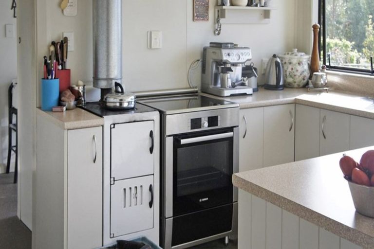 Photo of property in 150 Owaka Valley Road, Owaka, 9586