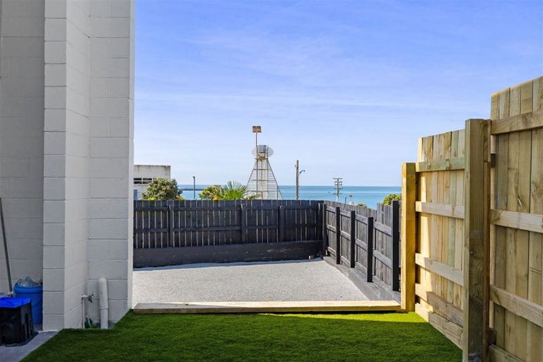 Photo of property in 38d Breakwater Road, Moturoa, New Plymouth, 4310
