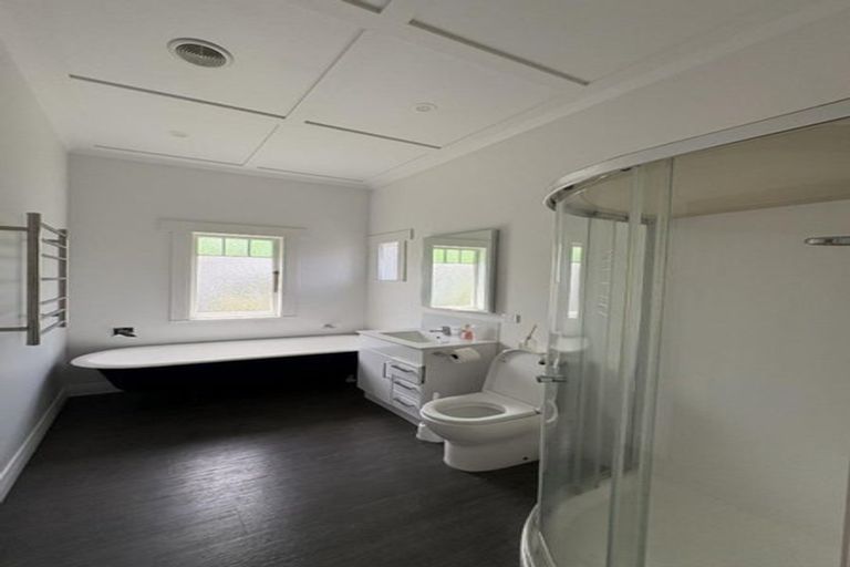 Photo of property in 16 Braid Road, St Andrews, Hamilton, 3200