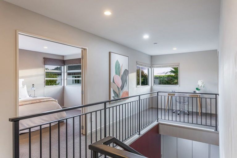 Photo of property in 17 Glen Bay Close, Pinehill, Auckland, 0632