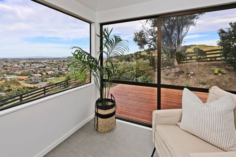 Photo of property in 9 Ridgeway Terrace, Taradale, Napier, 4112