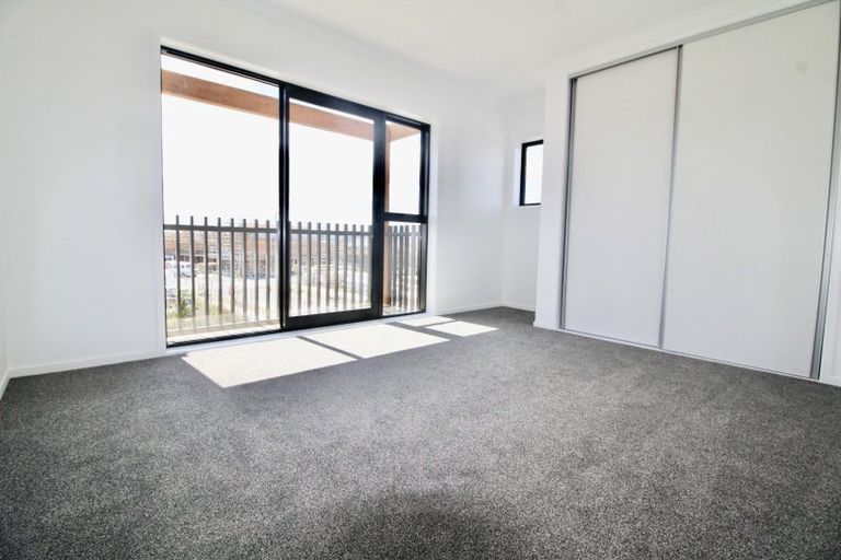 Photo of property in 64 Nugget Avenue, Hobsonville, Auckland, 0616