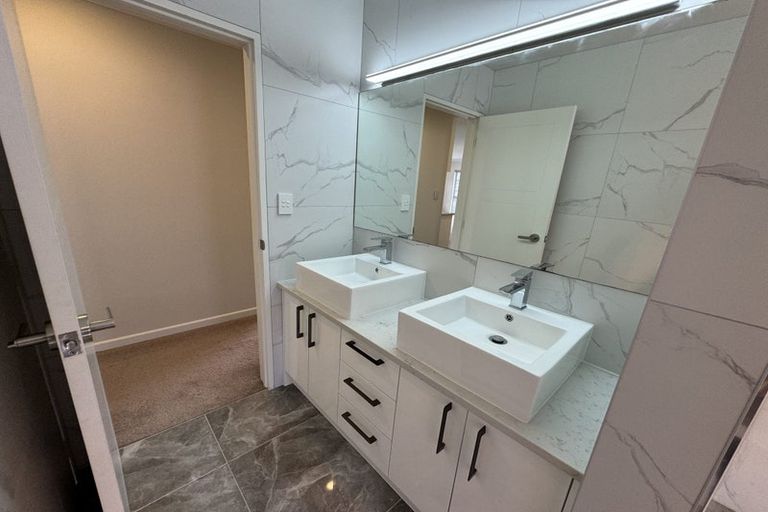 Photo of property in 10 Mcquoids Road, Flat Bush, Auckland, 2019