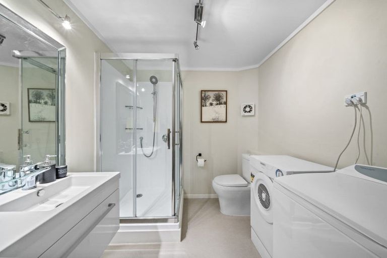 Photo of property in Mansfield Towers, 1 Grant Road, Thorndon, Wellington, 6011