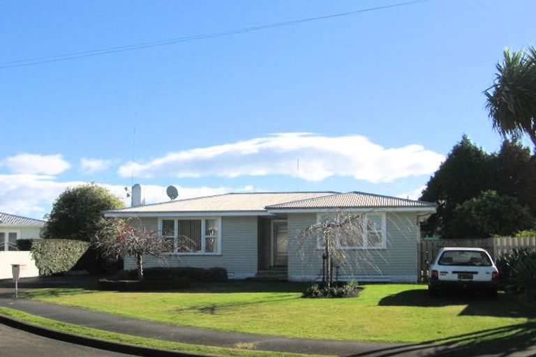 Photo of property in 1 Watters Place, Onekawa, Napier, 4110