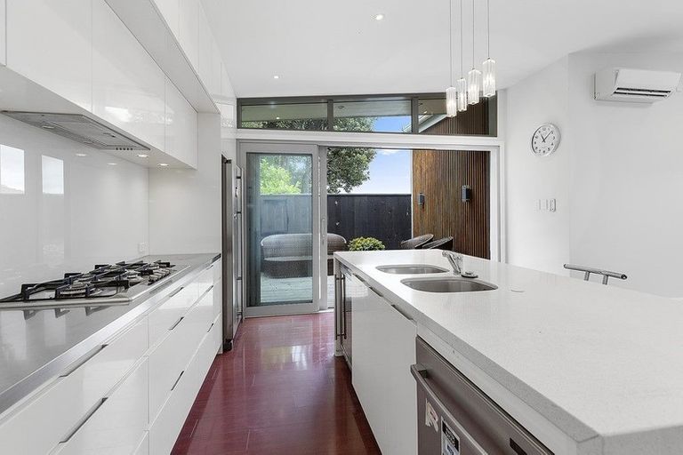 Photo of property in 100 Ellice Street, Mount Victoria, Wellington, 6011